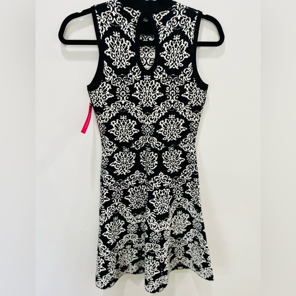 NWT- Black and Off White Sweater Dress - XS - Picture 6 of 6